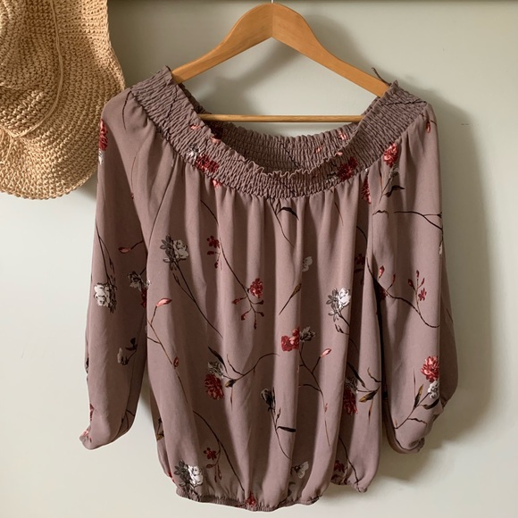 Off-shoulder blouse - Picture 1 of 2